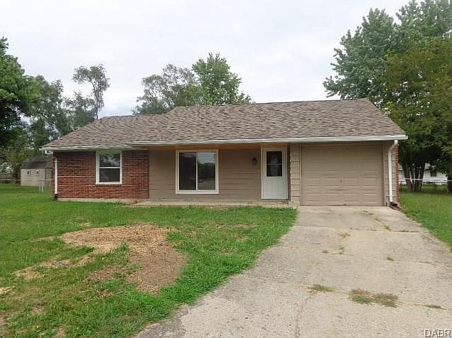 1st image of 8 Angela Dr