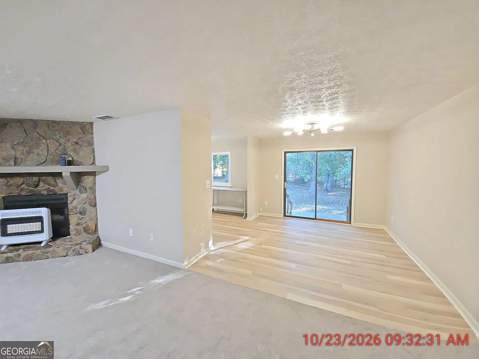 3 bed, 2.0 bath, 1560 sqft, $1,950 — Photo 4