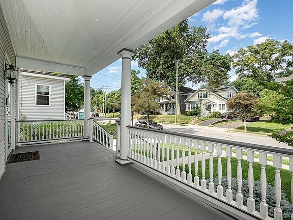 3rd image of 3714 Hyde Park Ave