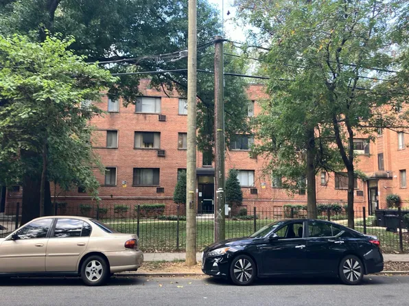 4731 1st St SW APT 203, Washington, DC 20032