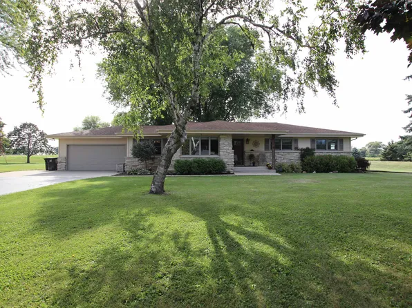 N5464 Glen Echo Rd, Fond Du Lac, WI 54937