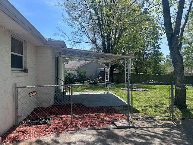 112 Maple Dr — Photo 3