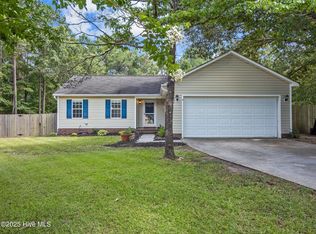 404 Silo Ct, Hubert, NC 28539
