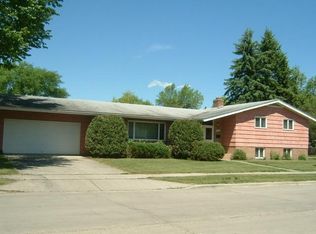 604 Park Dr, Thompson, ND 58201