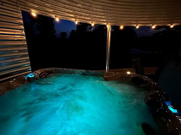 The hot tub 