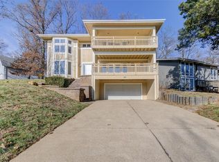 810 Edgewood Dr, Lake Saint Louis, MO 63367