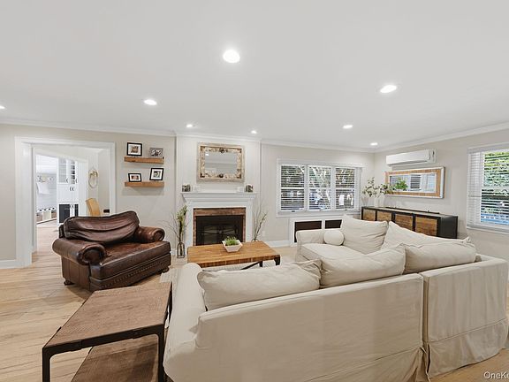 5th image of 30 Landing Meadow Road