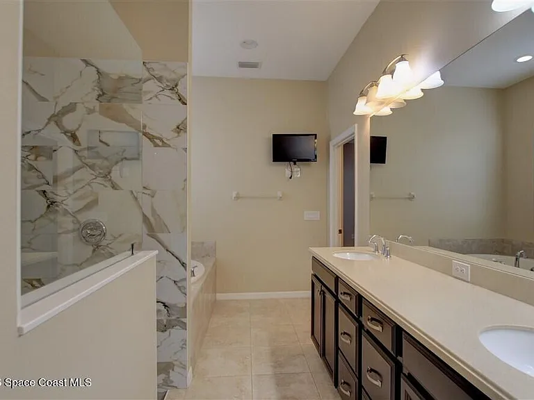 8810 Napolo Dr — Photo 28