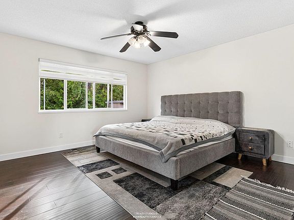 2nd image of 11411 Wellington Cres