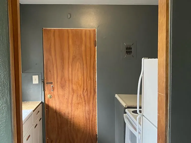 2530 Pleasant St #3 — Photo 4