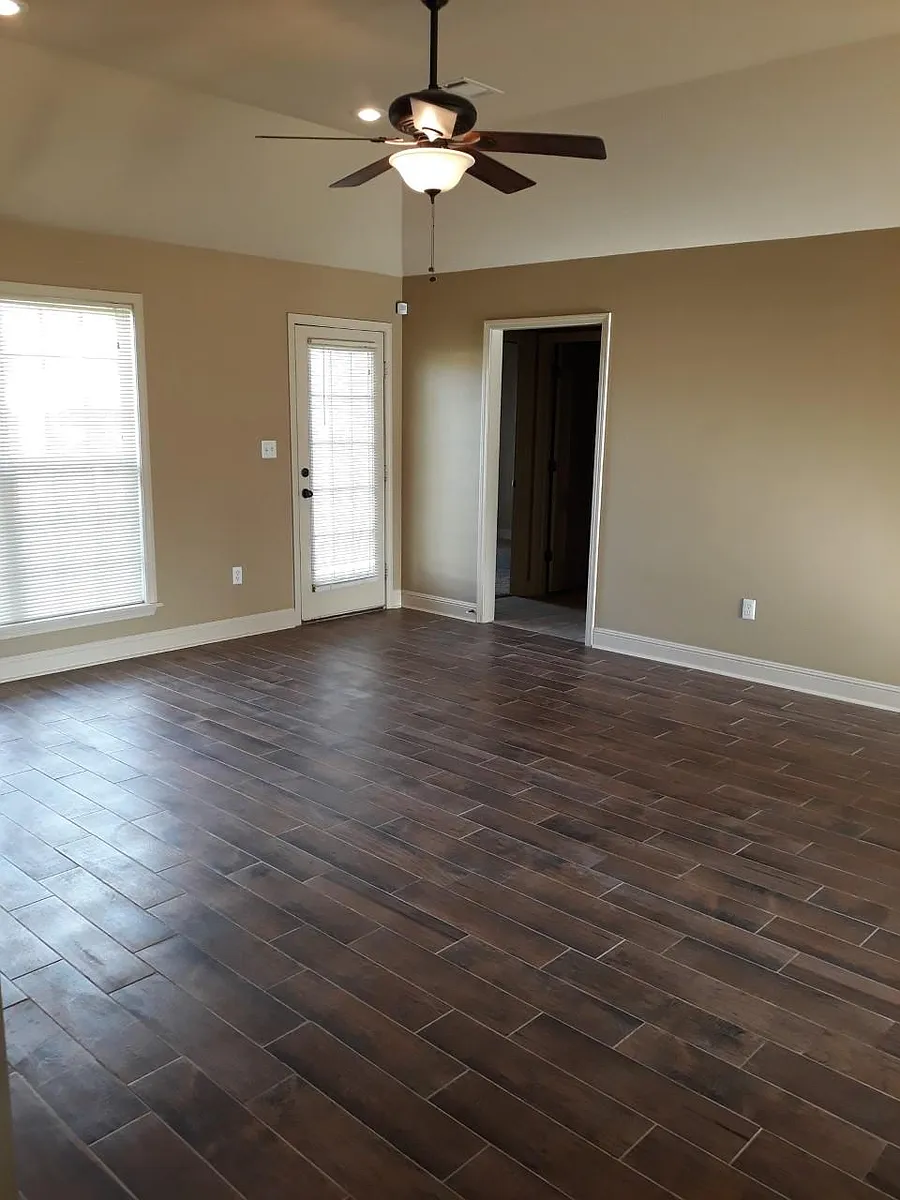 Building Photo - 3401 Oaklawn Ave