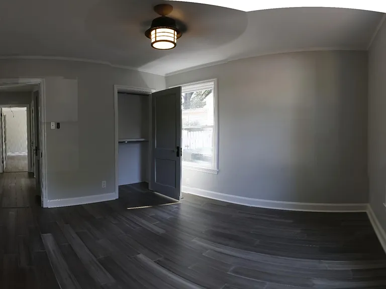 386 Holmes Cir — Photo 11