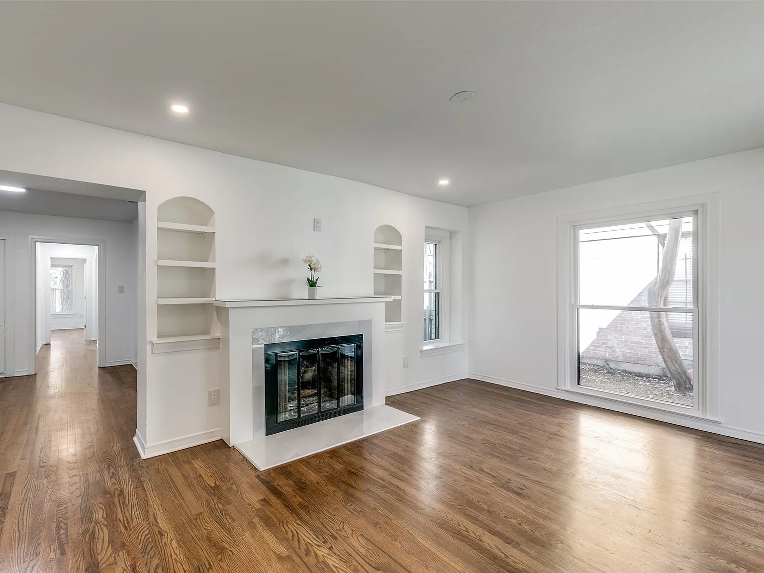 2 bed, 1.0 bath, 1010 sqft, $2,750 — Photo 3