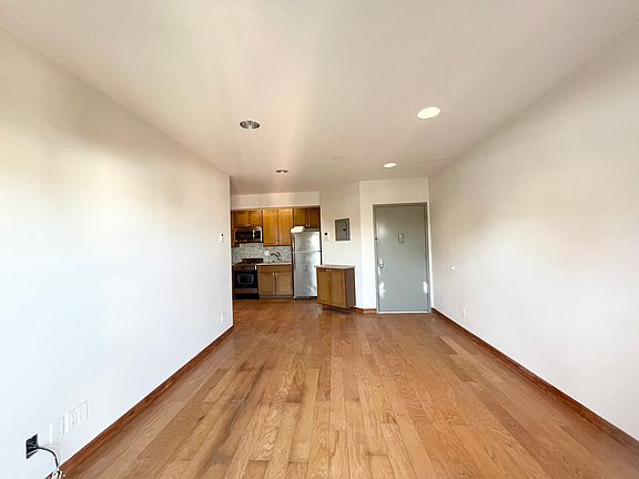 4th image of 26-07 18th St #5