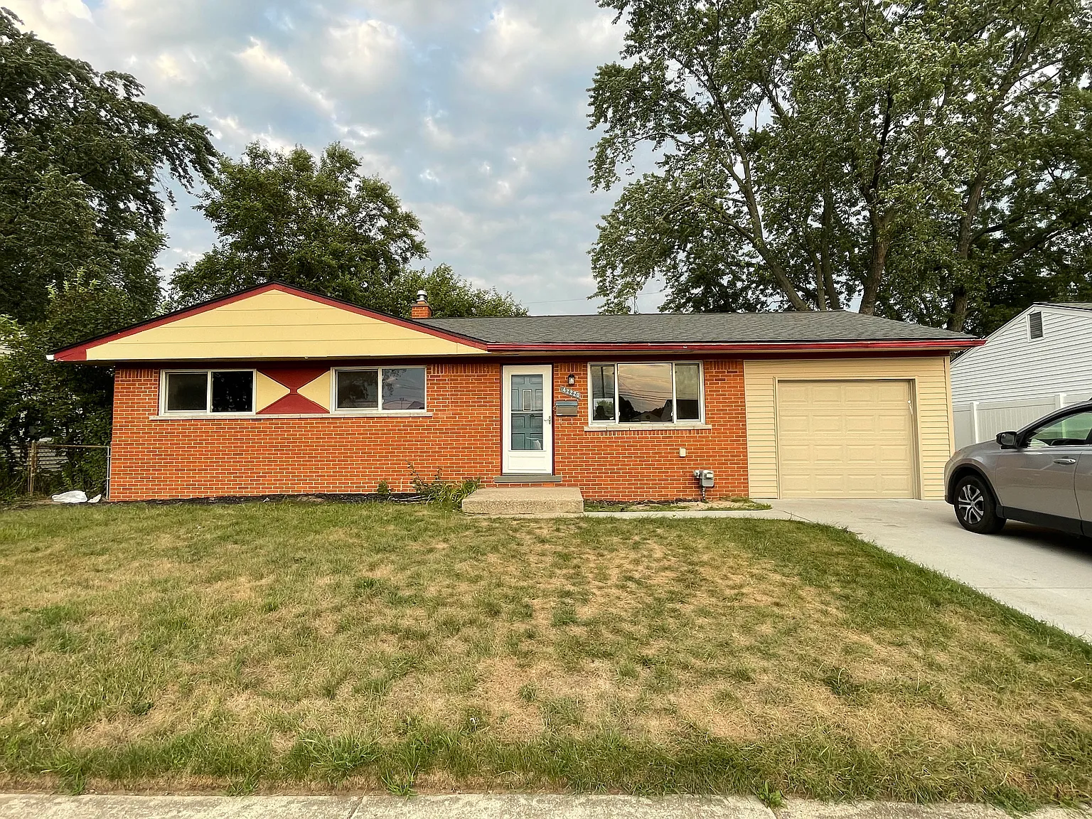 3 bed, 912 sqft, $2,200 — Photo 4