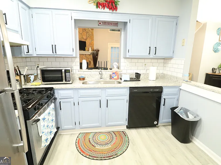 933 Ohara Dr — Photo 23