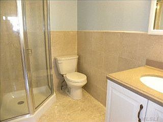 5th image of 244 Crombie St