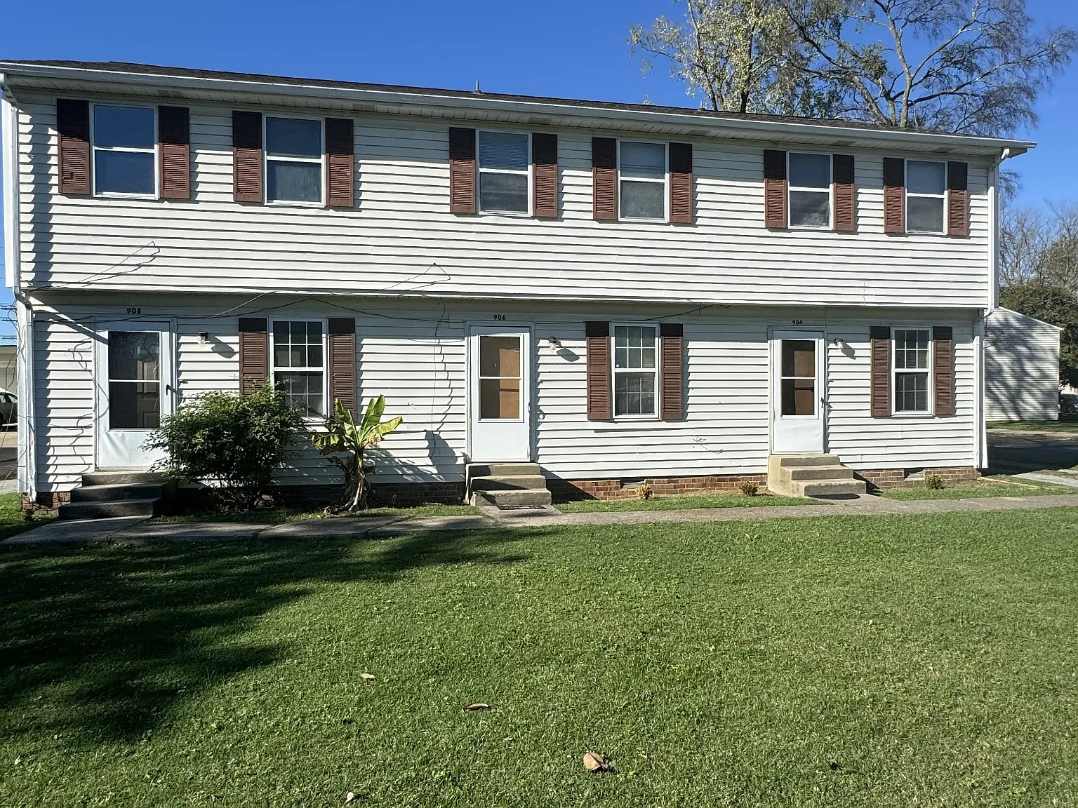 2 bed, 1.5 bath, 1100 sqft, $1,195 — Photo 1