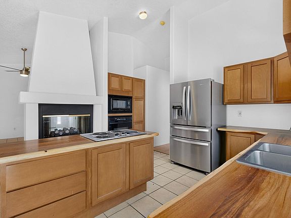 5th image of 1527 Phoenix Ave NW