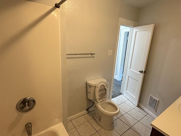 4th image of 13822 Maplerow Ave