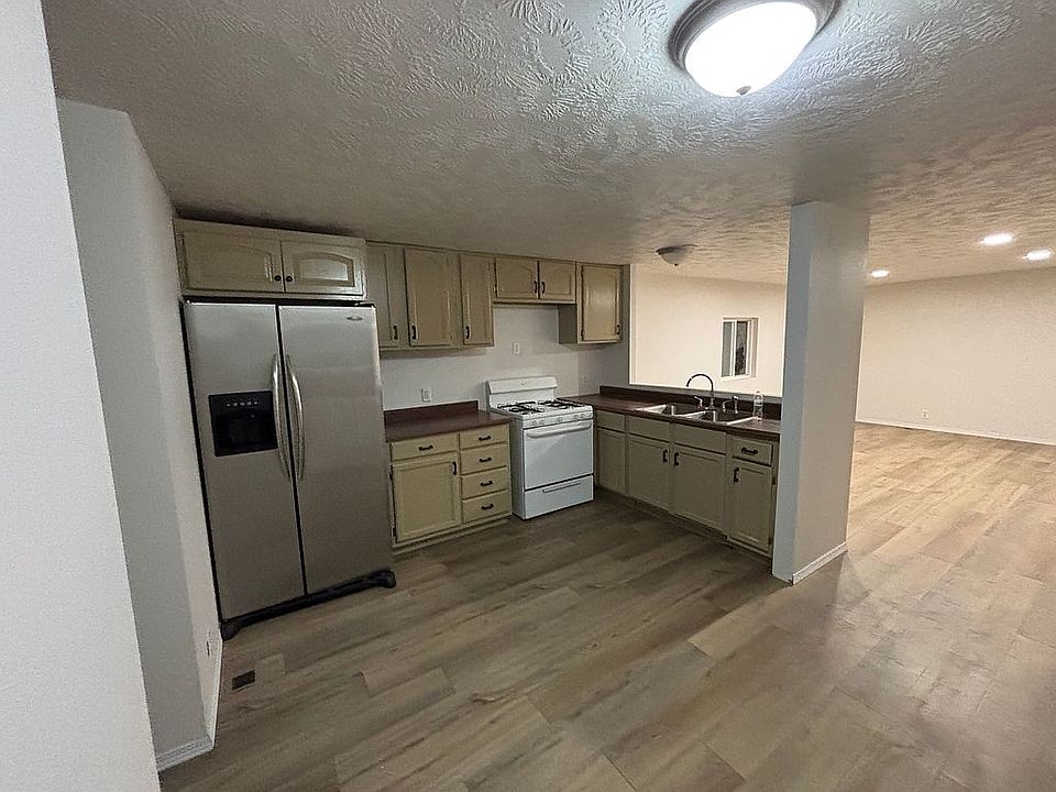1st image of 1706 E Speyside Pl