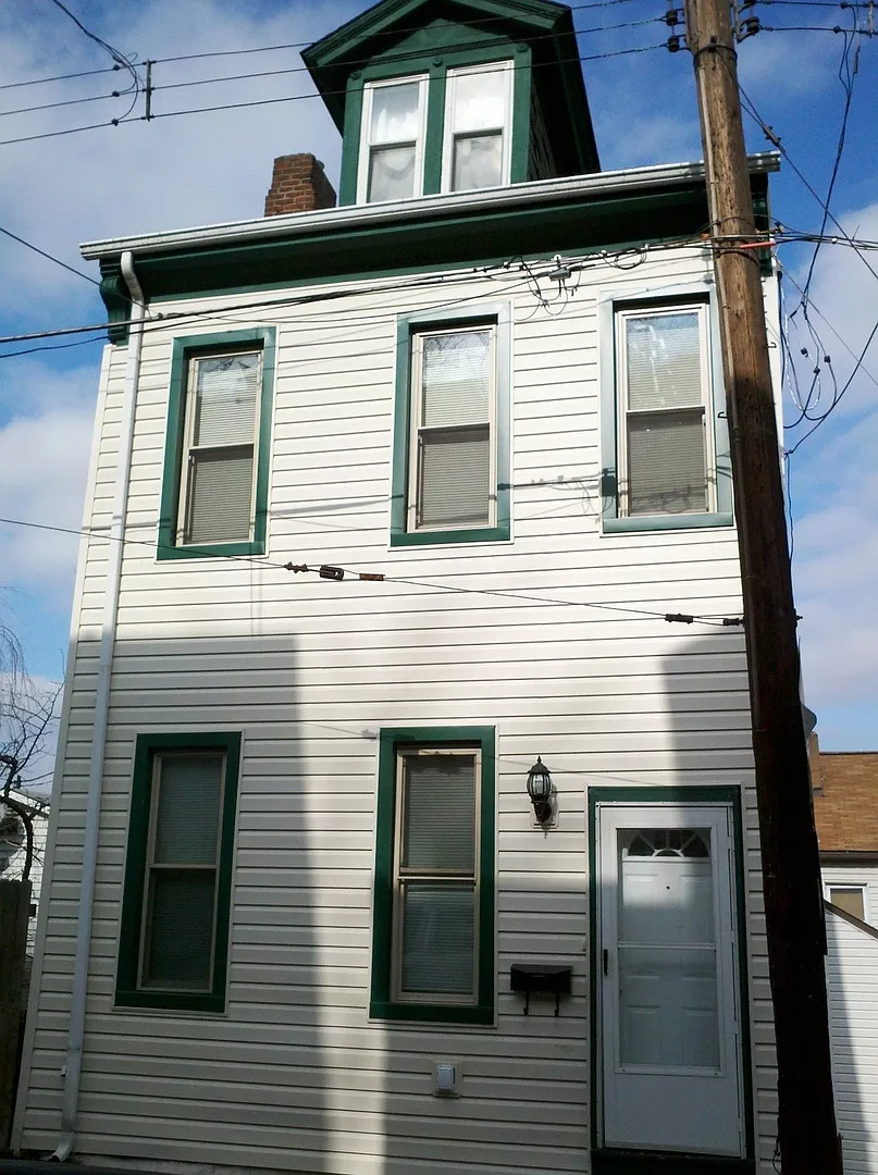 65 Magdalene St photo 1