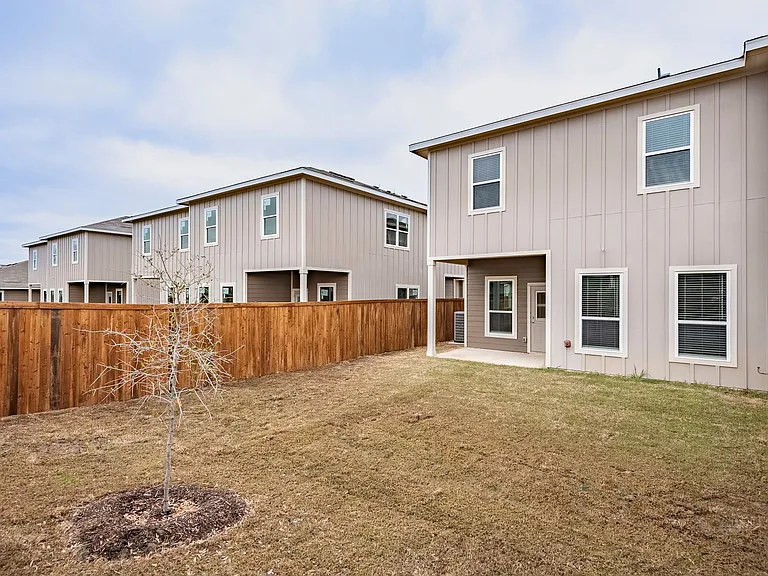 640 Wheatfield Dr — Photo 25