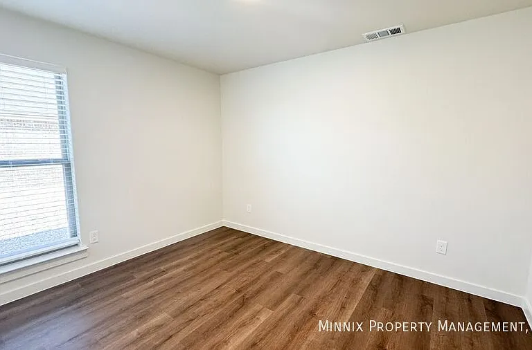 2127 Langford Ave — Photo 10