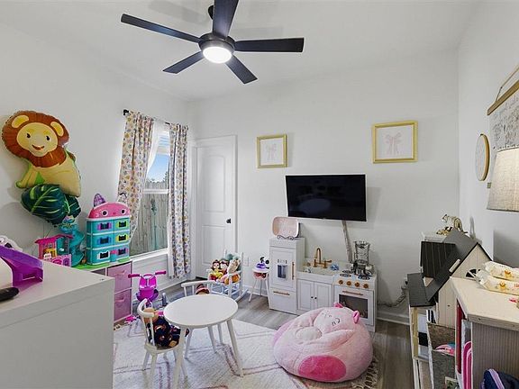 4th image of 1754 Park Place Dr