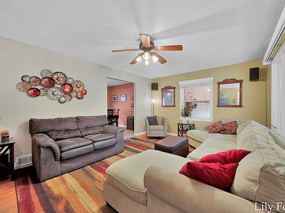 5th image of 1089 Gentian Dr SE