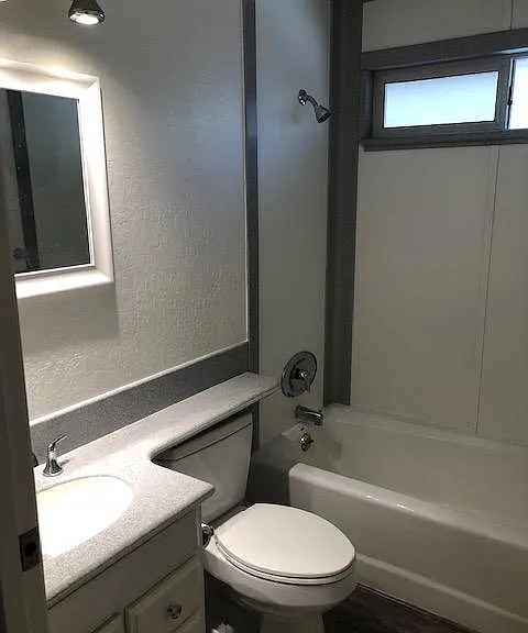 985 Bermuda Dr — Photo 16