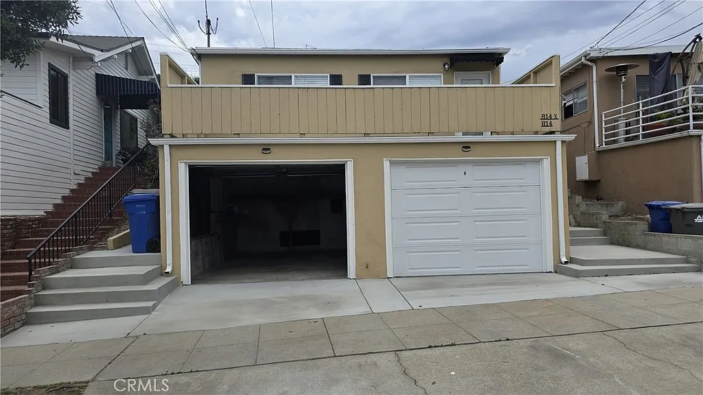 2 bed, 720 sqft, $3,300 — Photo 2