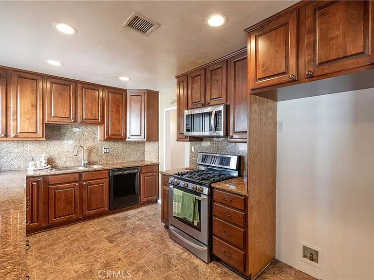 12121 Nashville Ave — Photo 23