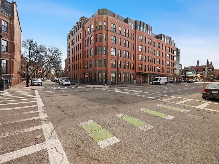 566 Columbus Ave #506 — Photo 36