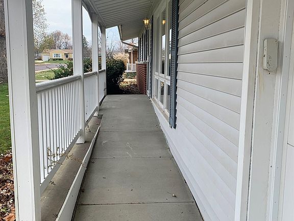3rd image of 2602 W Castle Ct