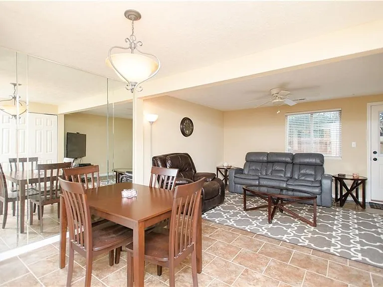 63 Lucinda Ct — Photo 5