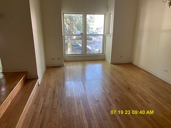 2nd image of 4605 S Lake Park Ave