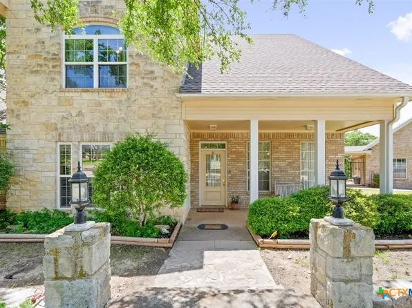 219 Fairway Dr, Gatesville, TX 76528