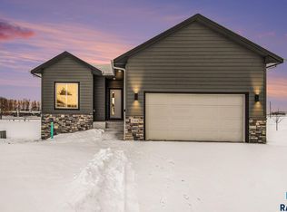 1104 Cherry Dr, Luverne, MN 56156