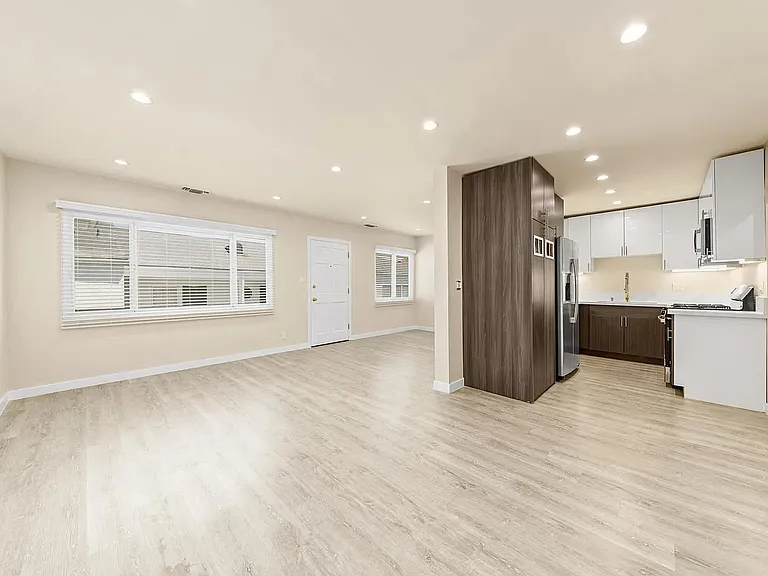 9588 W Olympic Blvd #5 — Photo 6