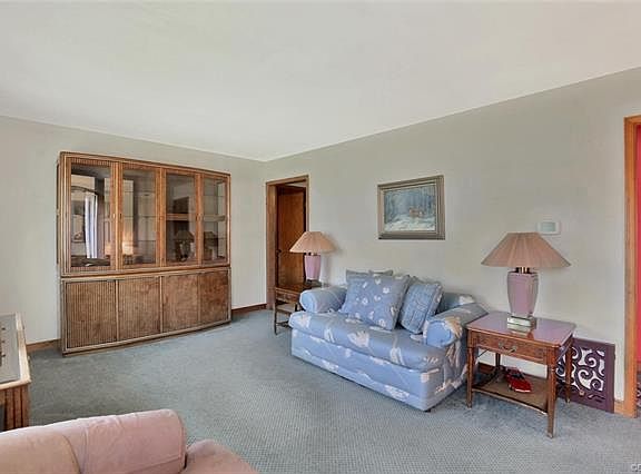 4th image of 4912 Laudeen Dr
