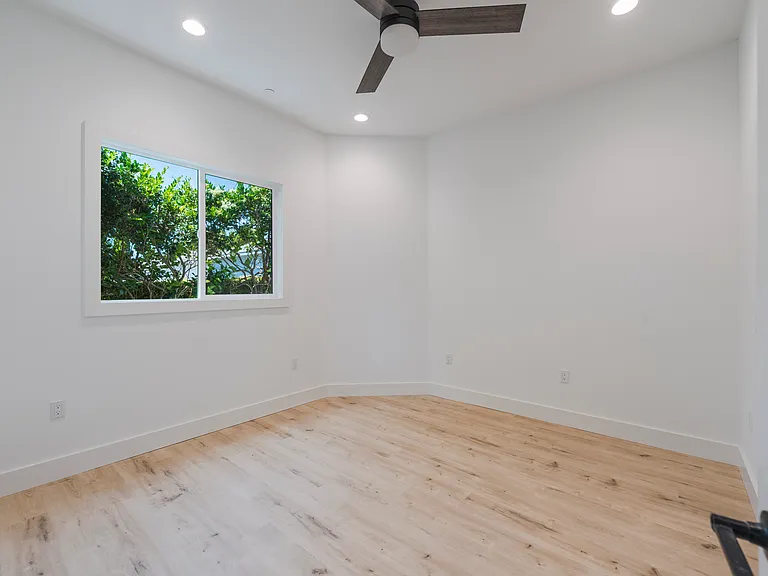 248 N Stevens St — Photo 9