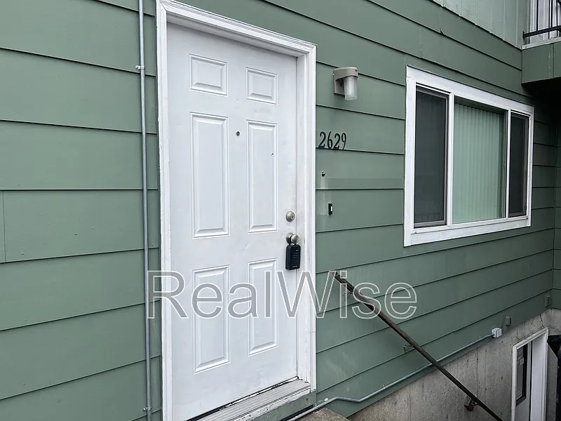 1 bed, 1.0 bath, 700 sqft, $1,100 — Photo 1