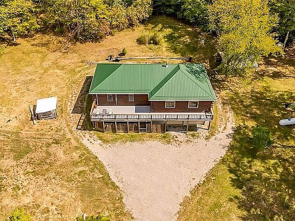 5th image of 566 Pettit Rd