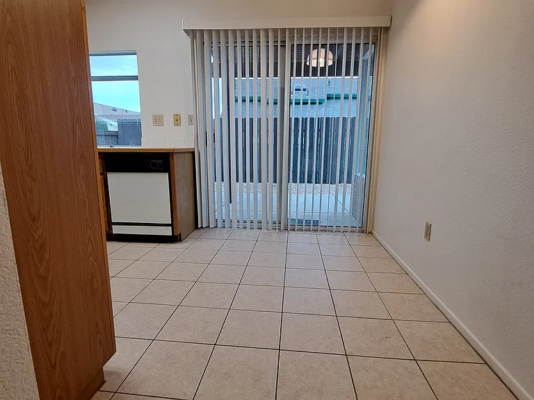 Entry to kitchen.
