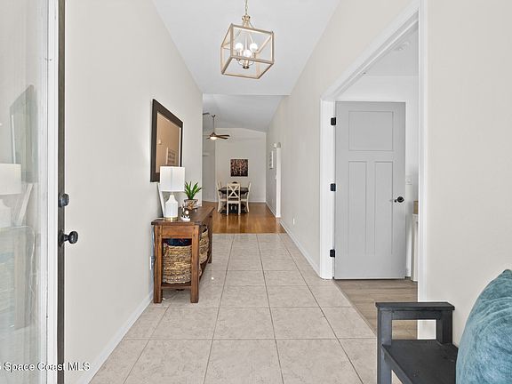 4th image of 2070 Tiburon Ln
