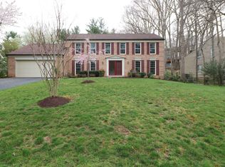 10609 Crossing Creek Rd, Rockville, MD 20854