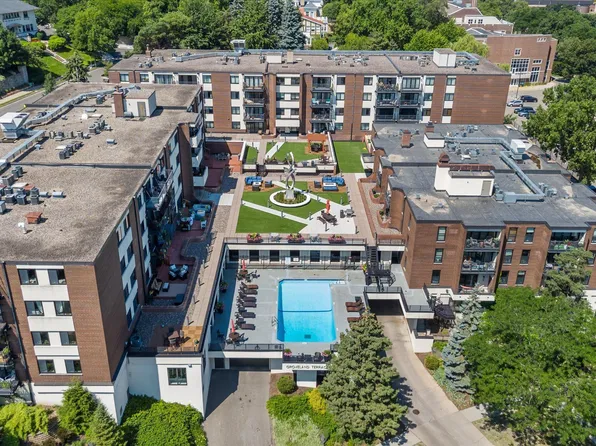 48 Groveland Ter #B301, Minneapolis, MN 55403