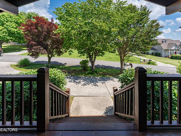 5th image of 1163 Country Club Rd