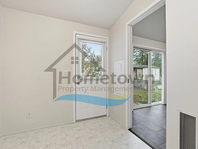 5425 E Grove Ave — Photo 23